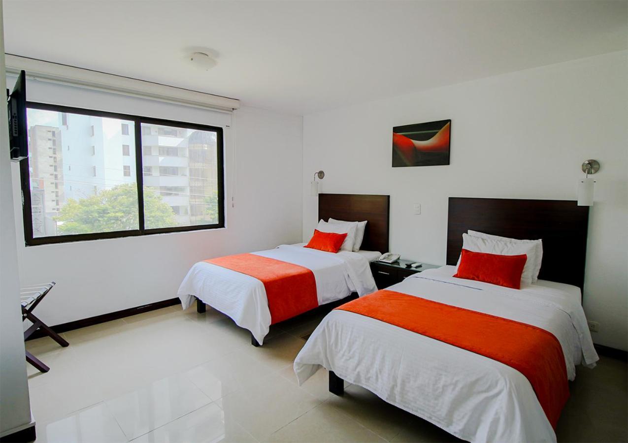 Hotel Pinares Plaza Перейра Экстерьер фото