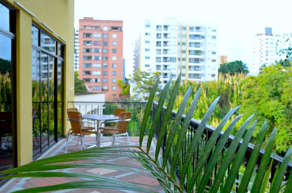 Hotel Pinares Plaza Перейра Экстерьер фото