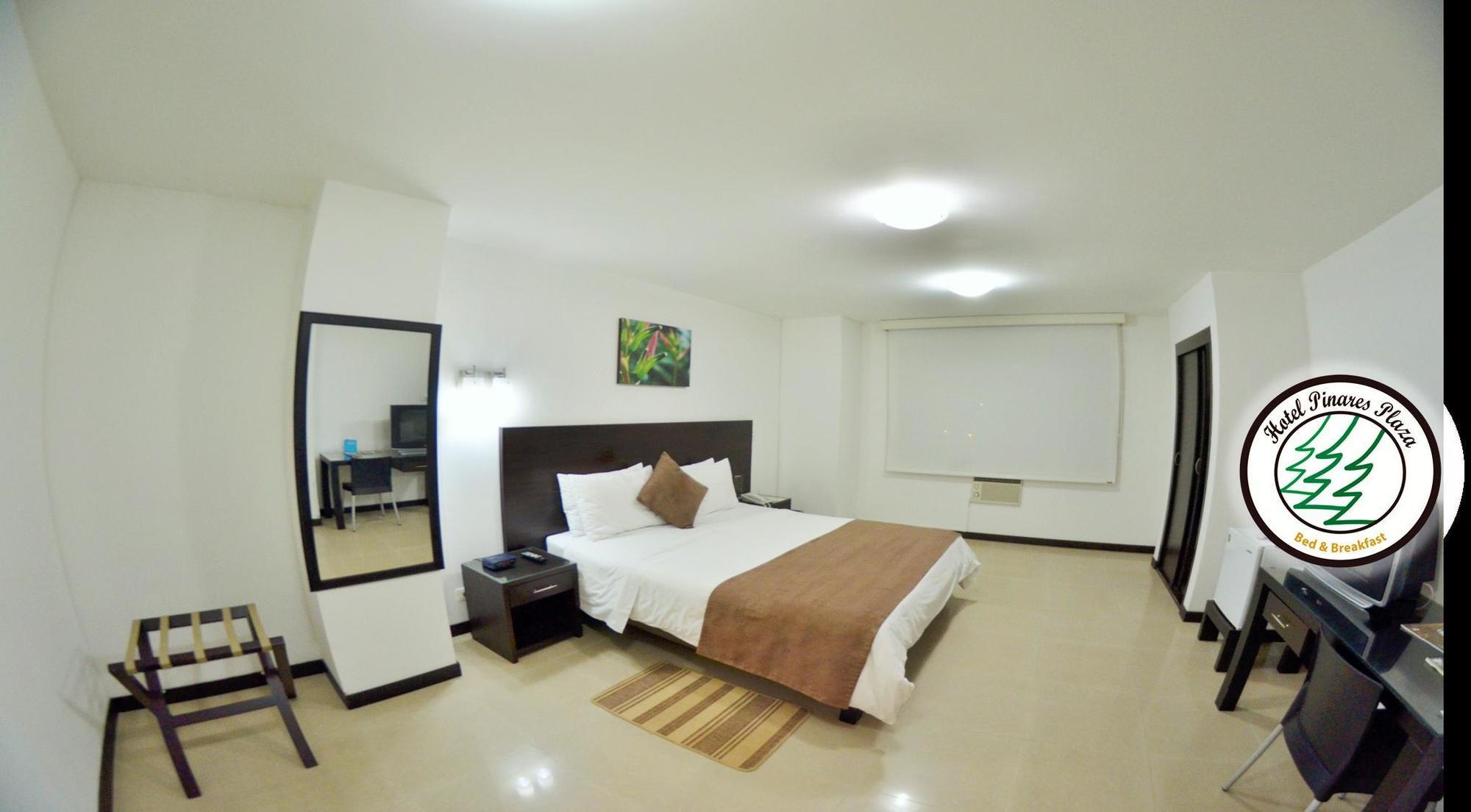 Hotel Pinares Plaza Перейра Экстерьер фото