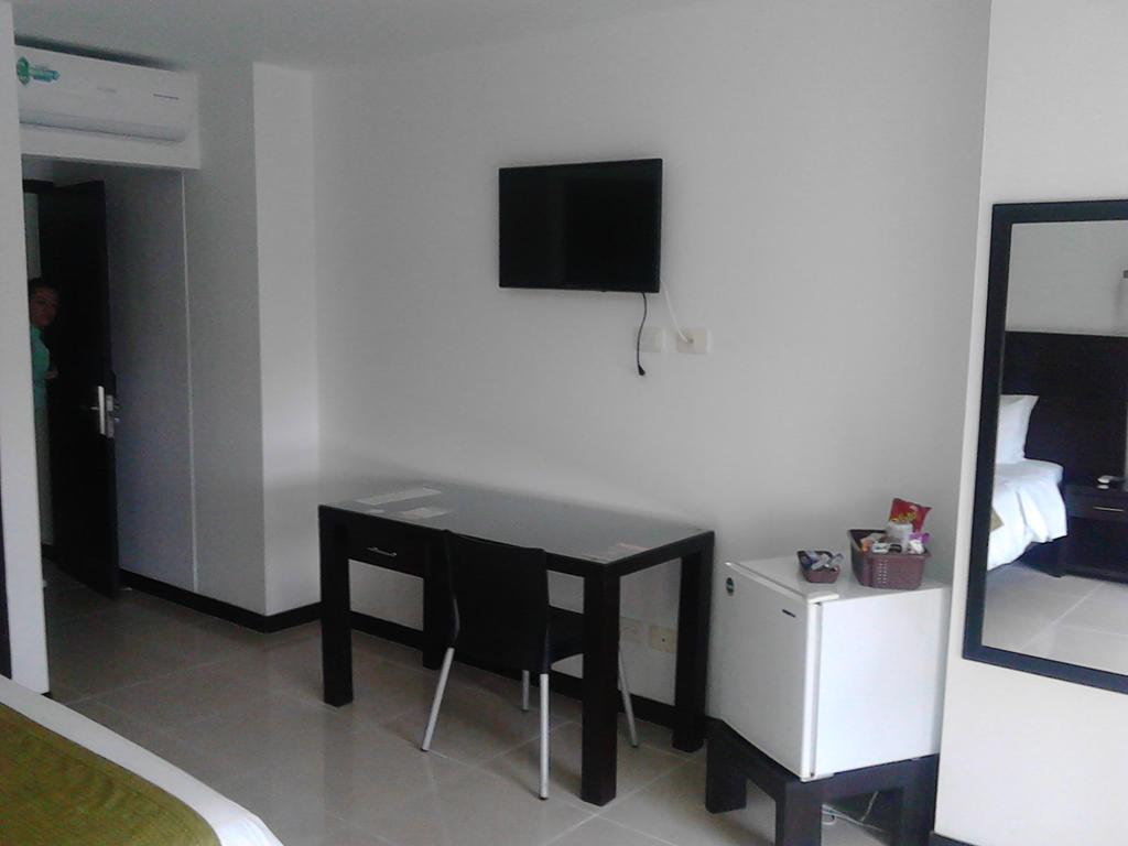 Hotel Pinares Plaza Перейра Экстерьер фото