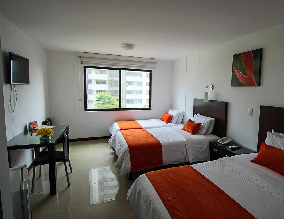 Hotel Pinares Plaza Перейра Экстерьер фото