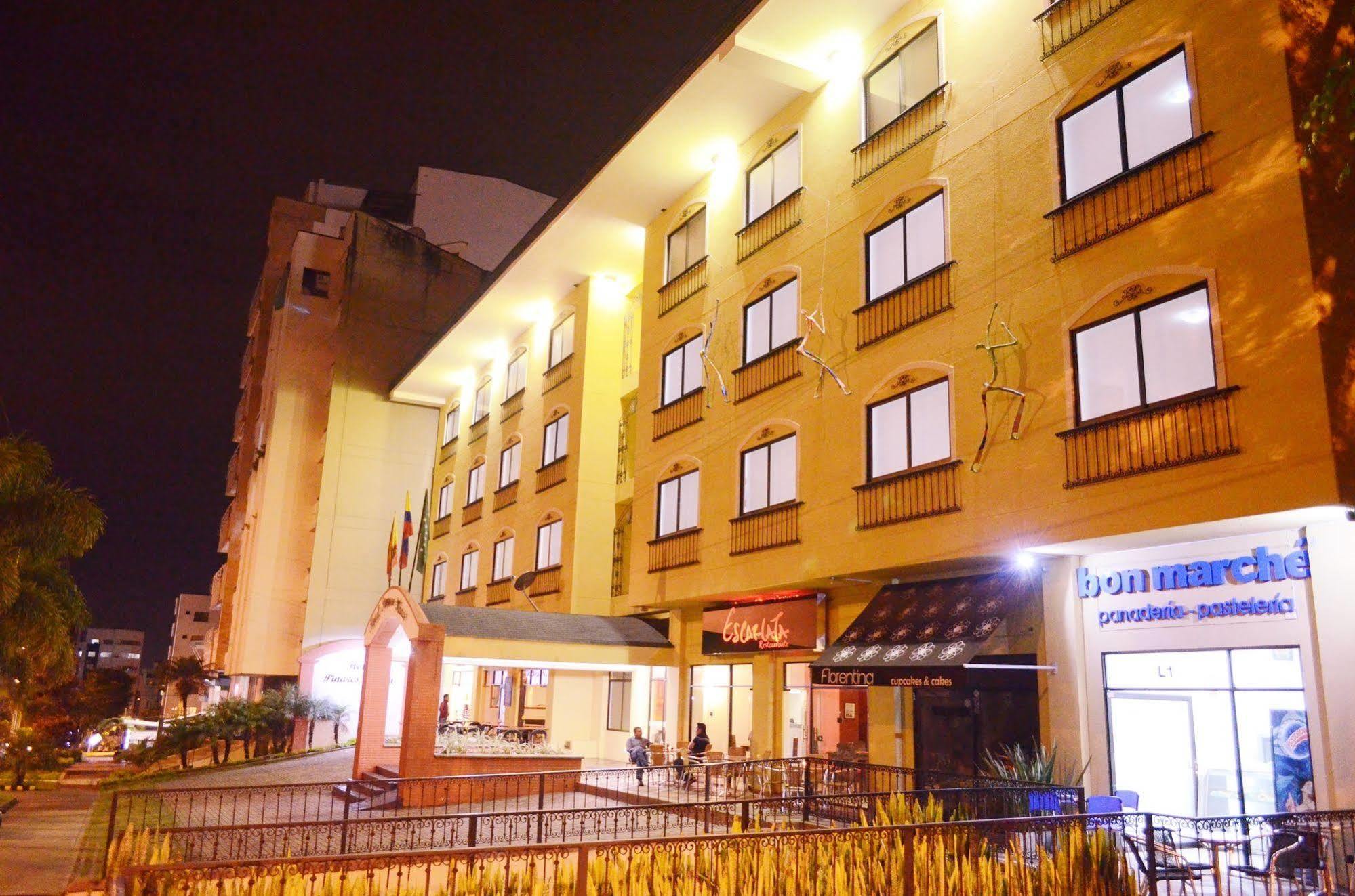 Hotel Pinares Plaza Перейра Экстерьер фото